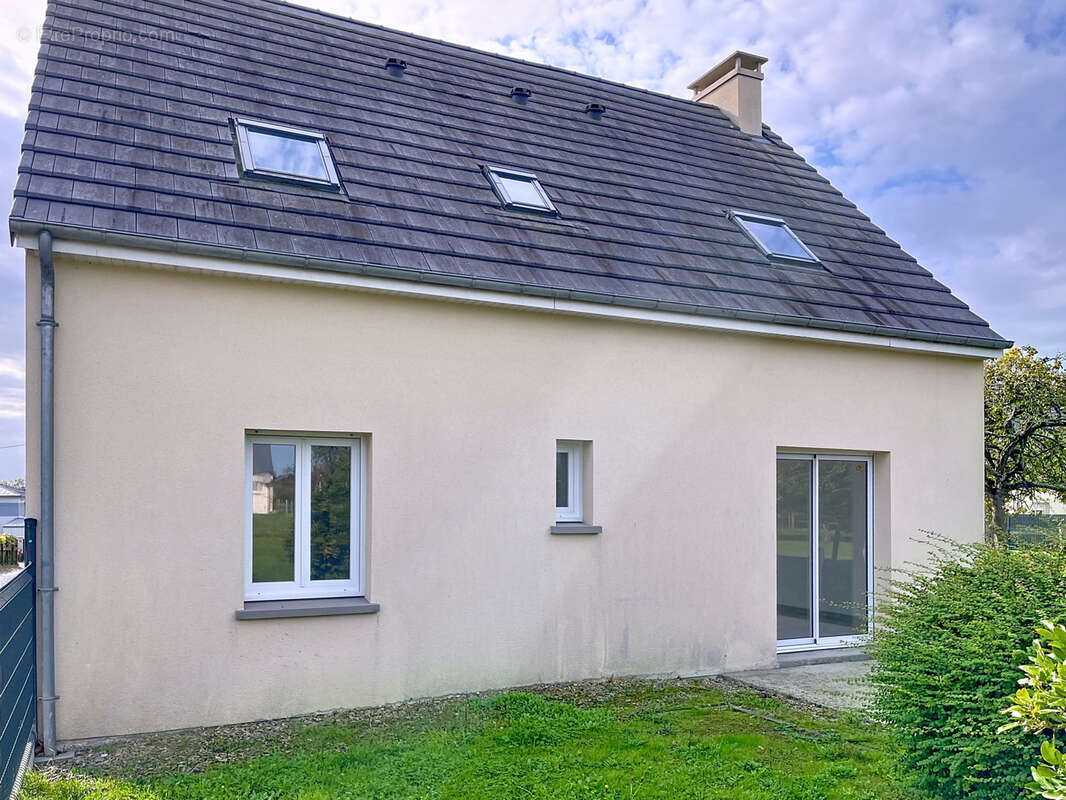 Maison à BRICQUEVILLE-SUR-MER