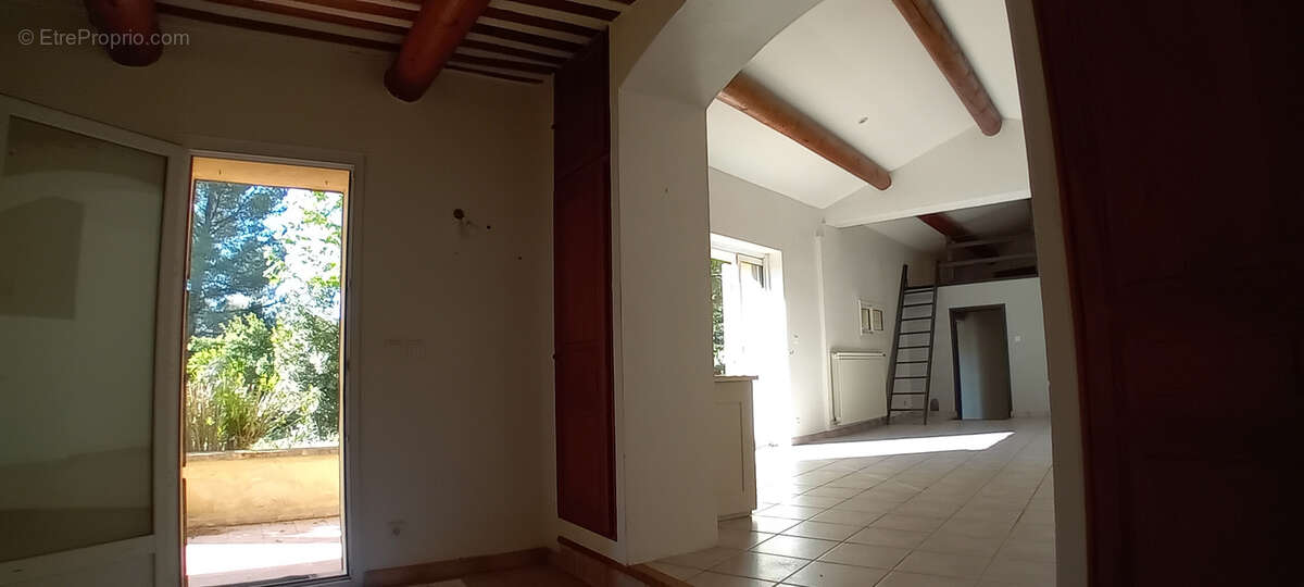 Maison à L'ISLE-SUR-LA-SORGUE