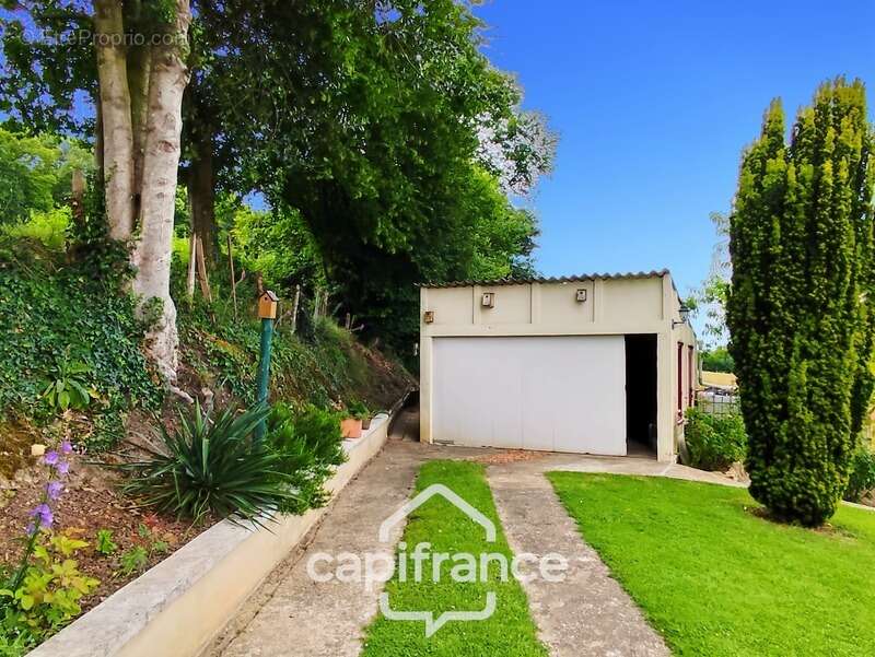 Maison à vendre 5 pièces LA CHAPELLE HUON (72)  -  Terrain 1648 m²  - - photo 17