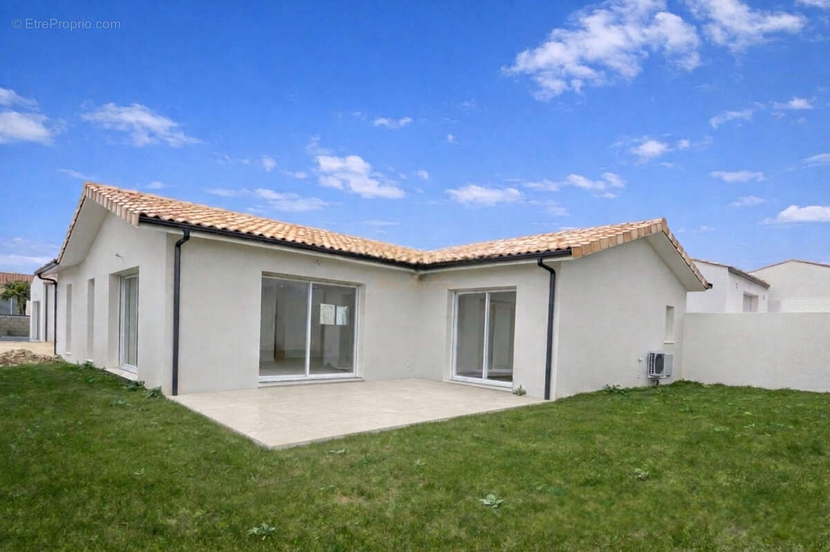 Maison à VAUX-SUR-MER