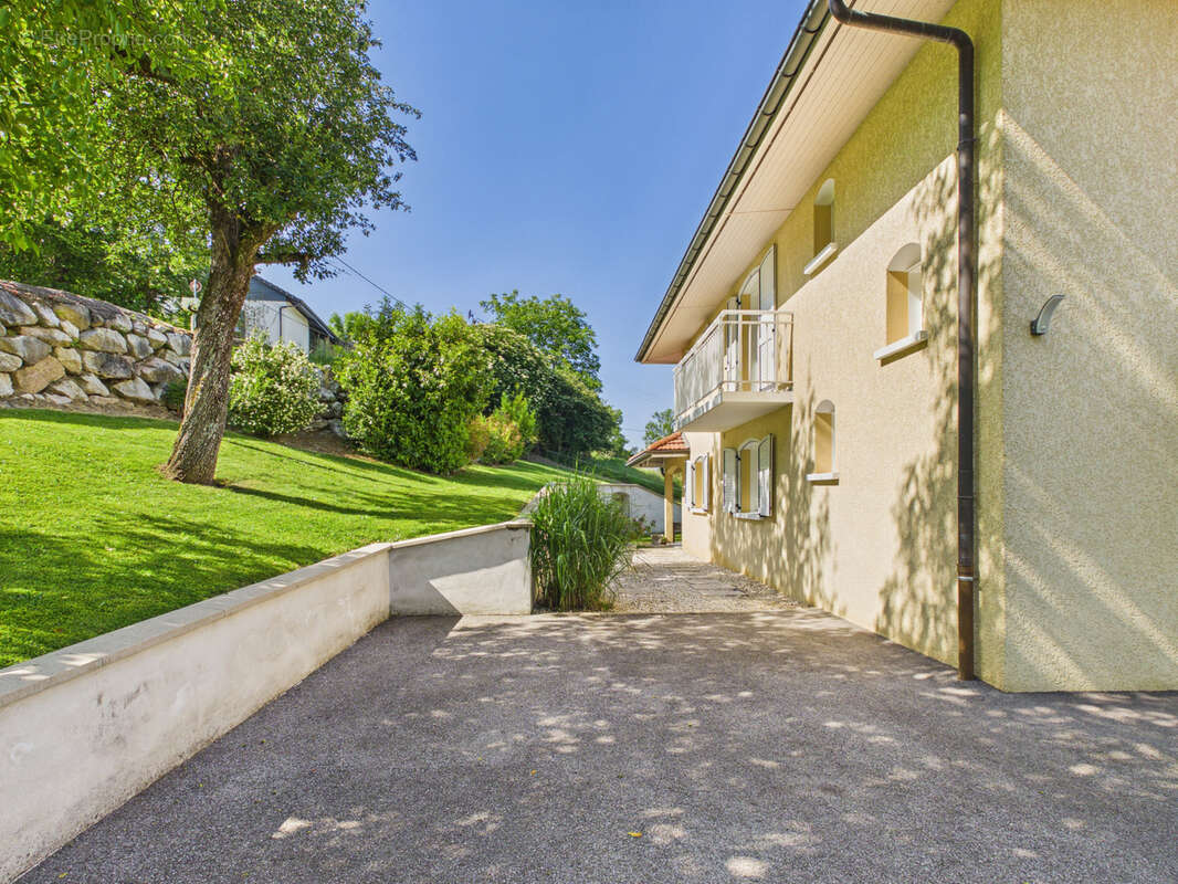 Maison à CRANVES-SALES