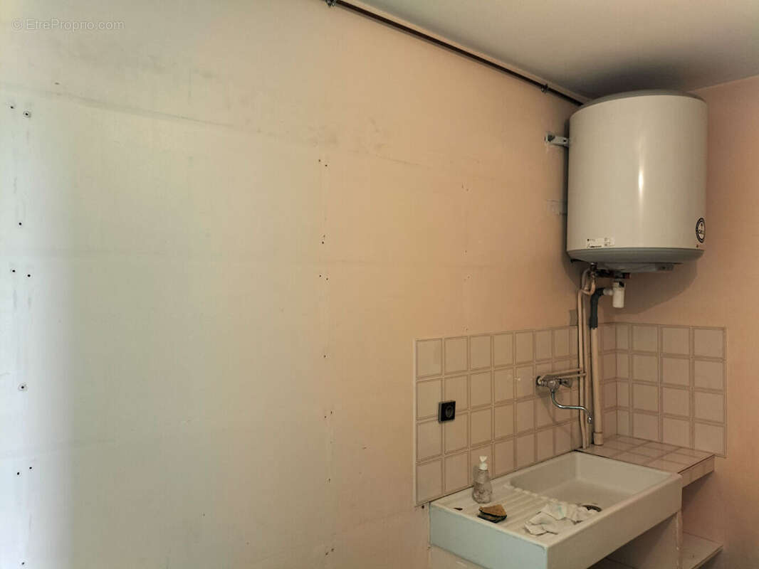 Commerce à TONNAY-CHARENTE