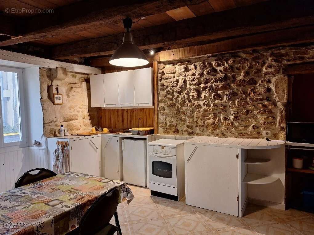 Maison à CHASSENEUIL-SUR-BONNIEURE