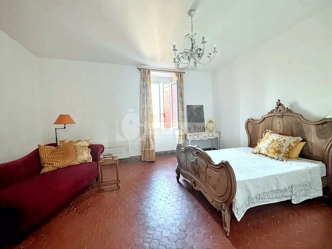 Maison à CHATEAURENARD