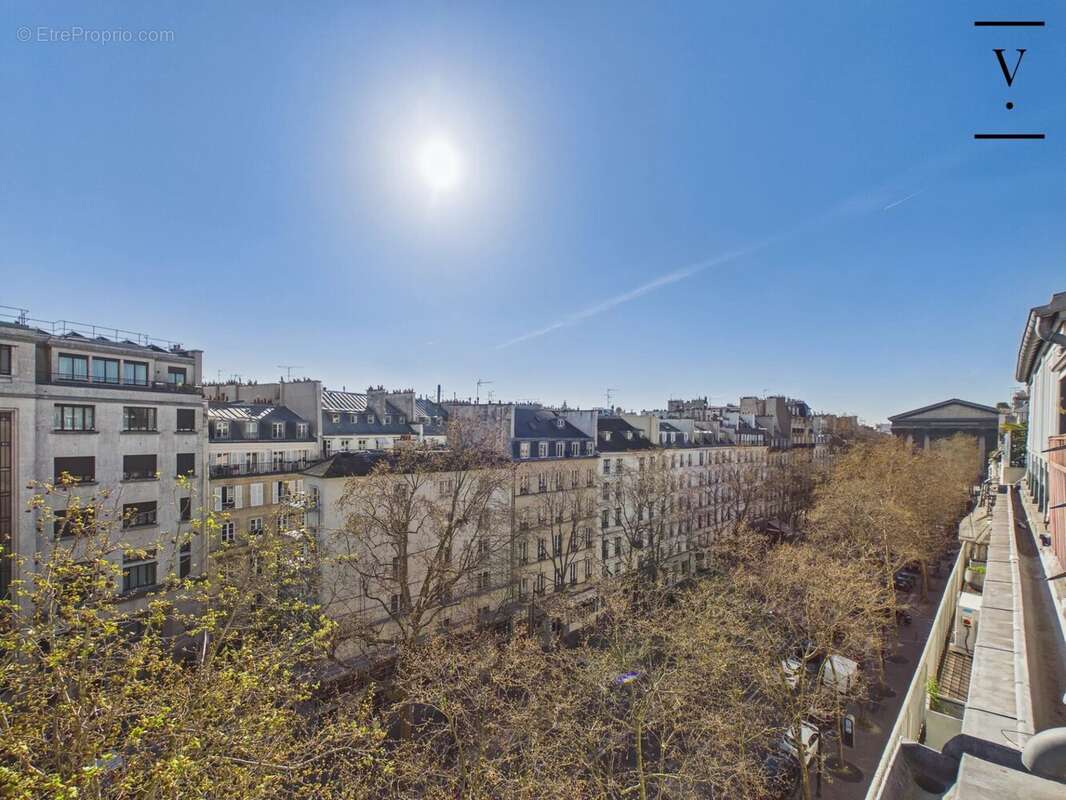 Appartement à PARIS-8E