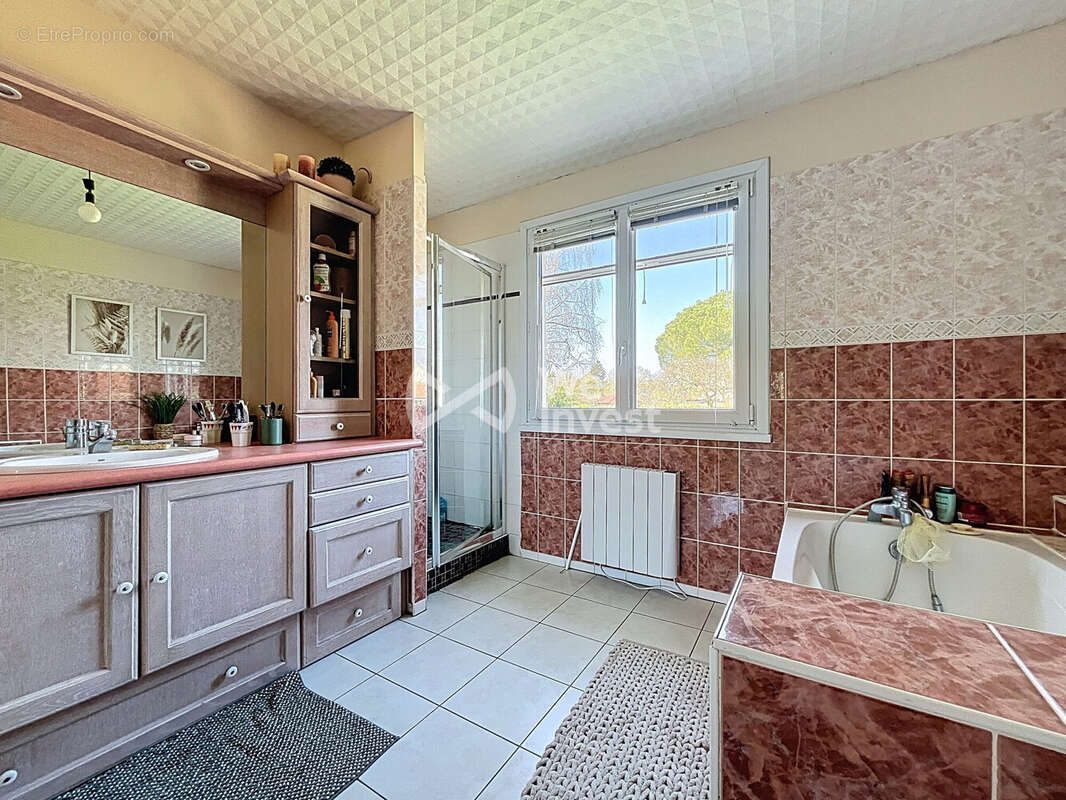 Maison à MAGNE