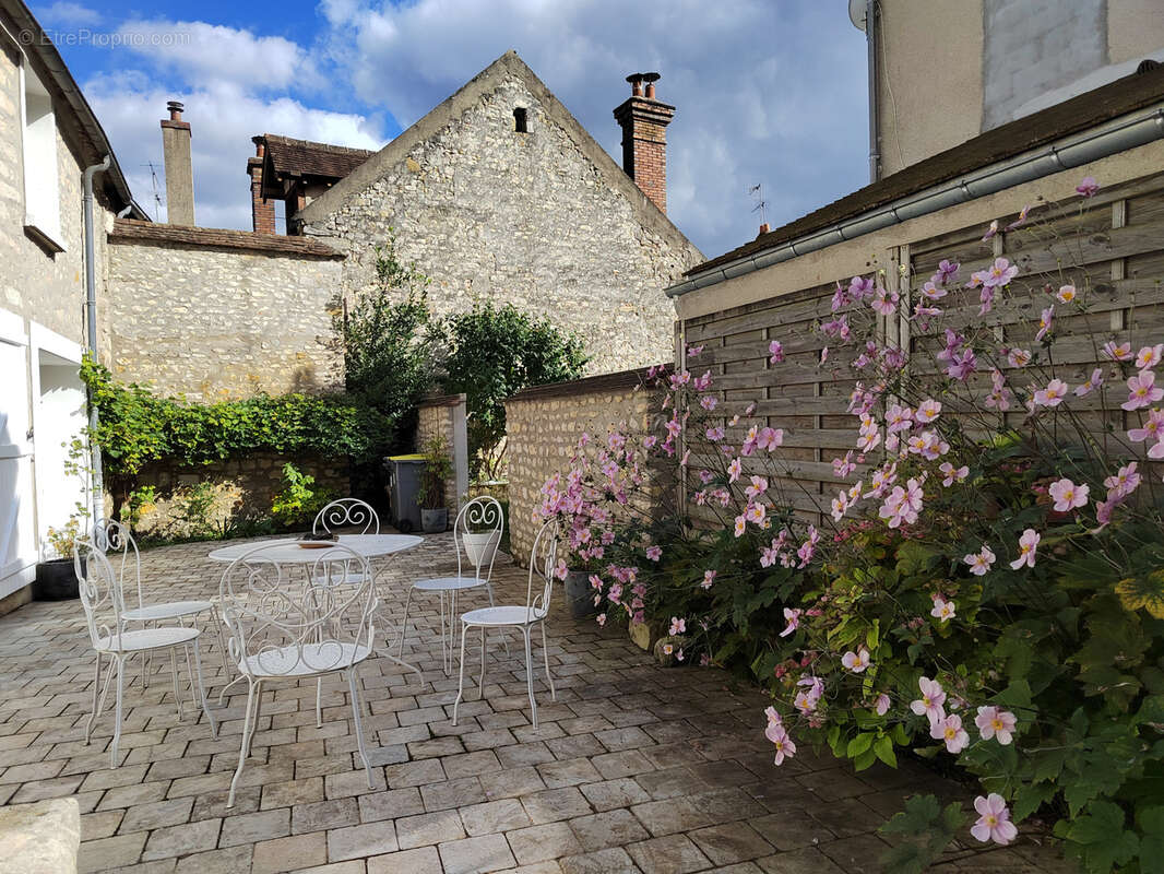 Maison à MONTIGNY-SUR-LOING