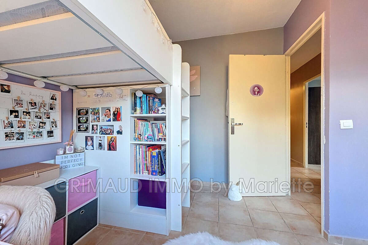Appartement à GRIMAUD