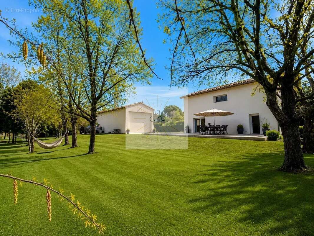 Maison à MONTELIMAR