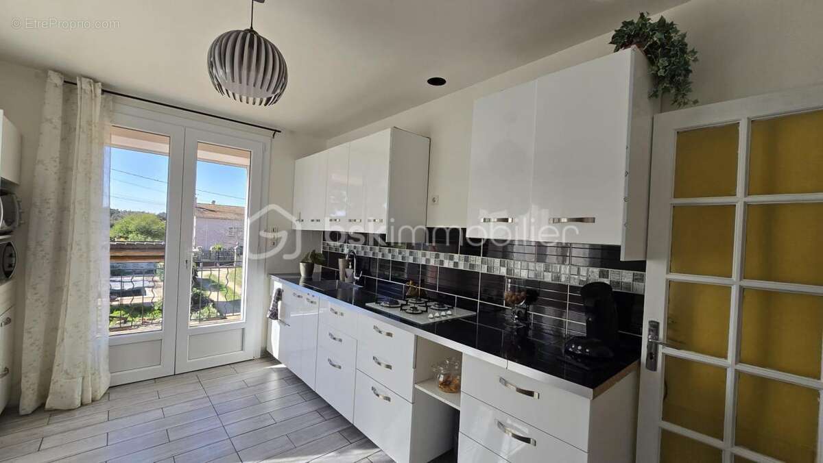 Maison à BAGNOLS-SUR-CEZE