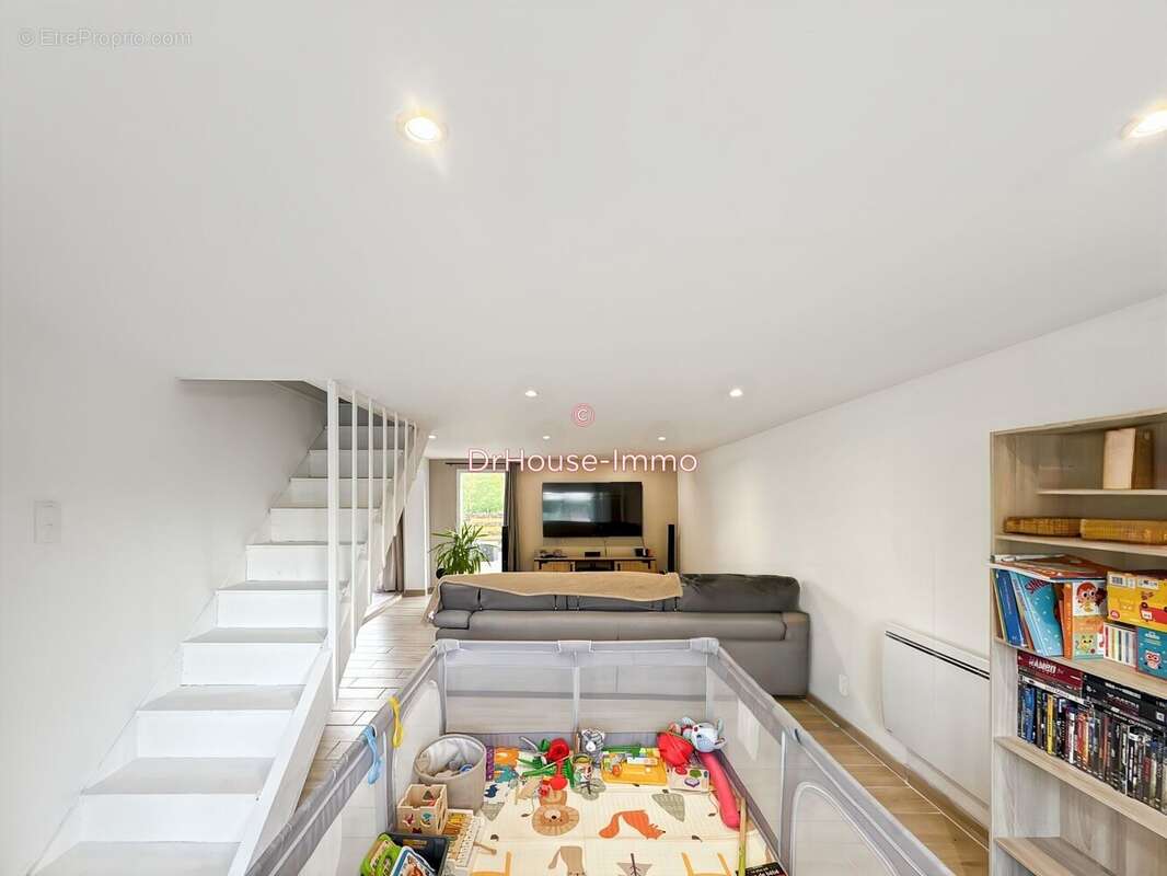 Maison 132 m² à Marigne-Laille  - photo 17
