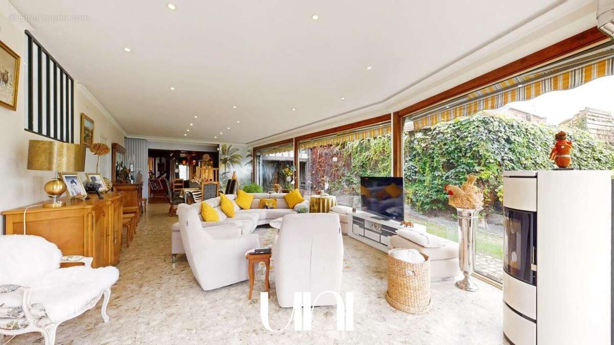 Maison à MEZIDON-CANON