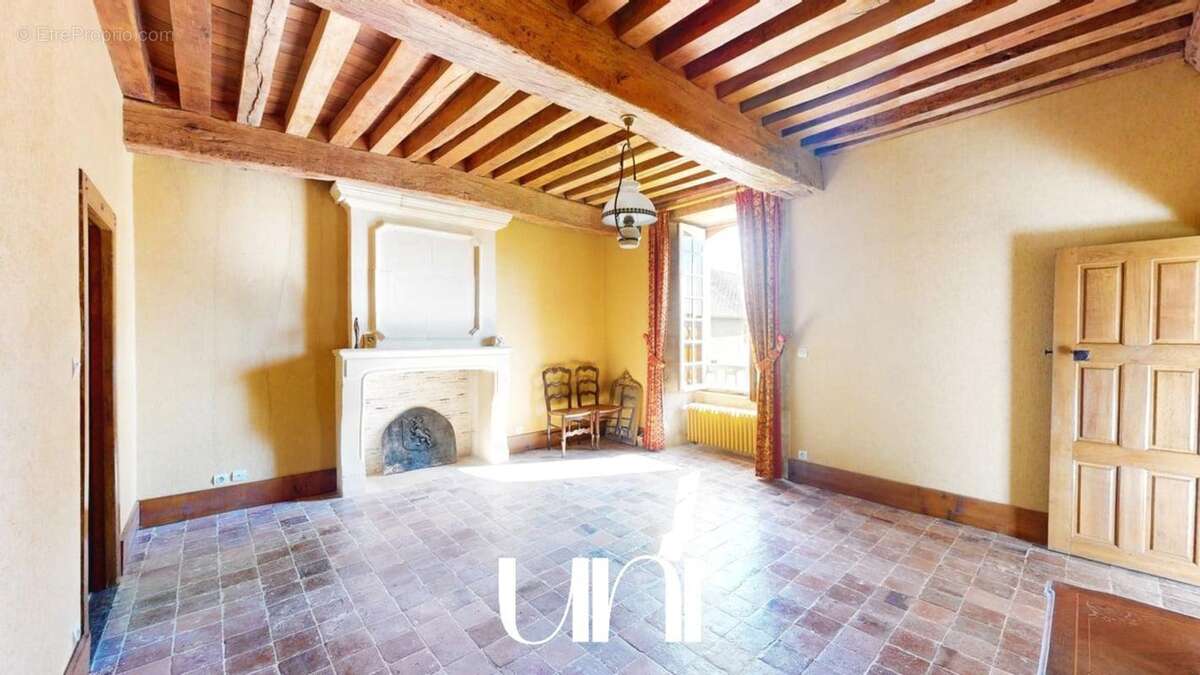 Maison à MORTEAUX-COULIBOEUF
