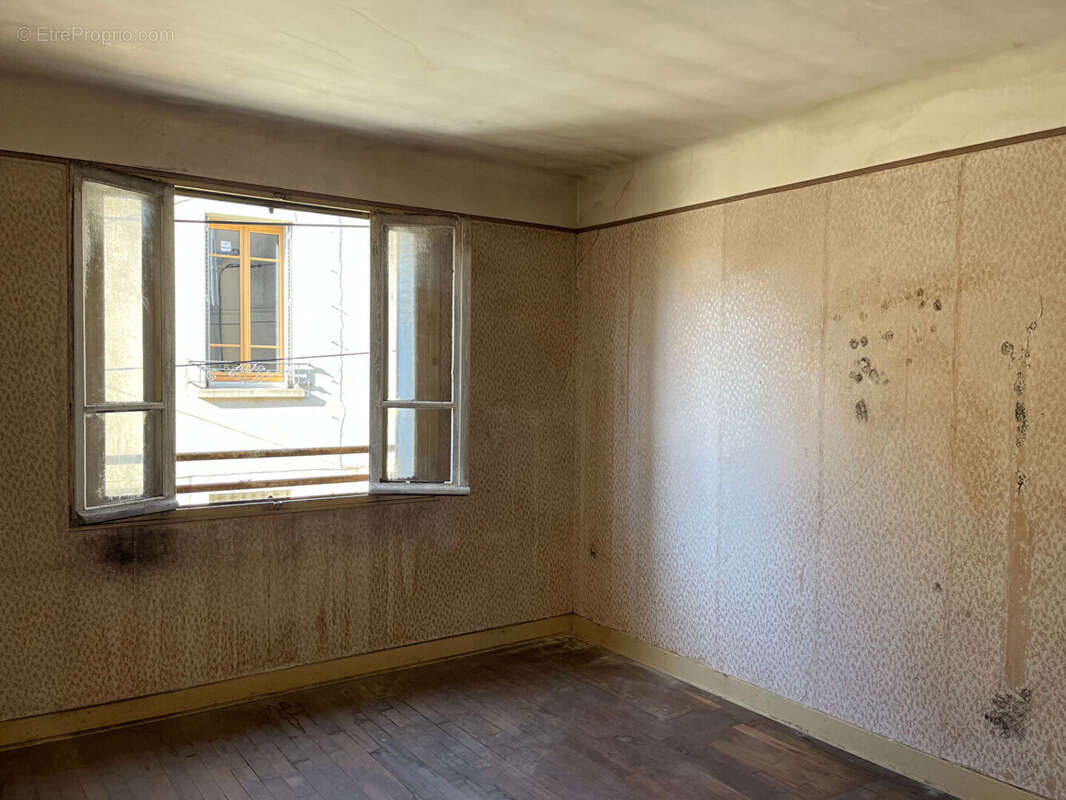 Maison à SAINT-SATUR