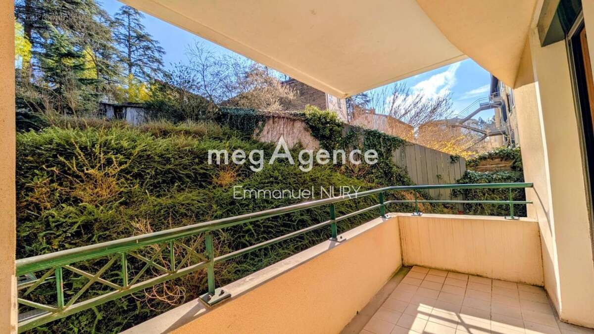 Appartement à CHARBONNIERES-LES-BAINS