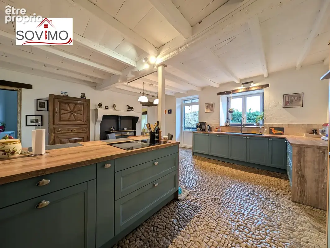 En campagne, jolie maison charentaise avec grange et terrain attenants de 5439 m2 - photo 2