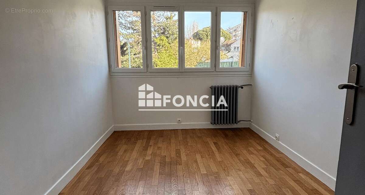 Appartement à VERRIERES-LE-BUISSON