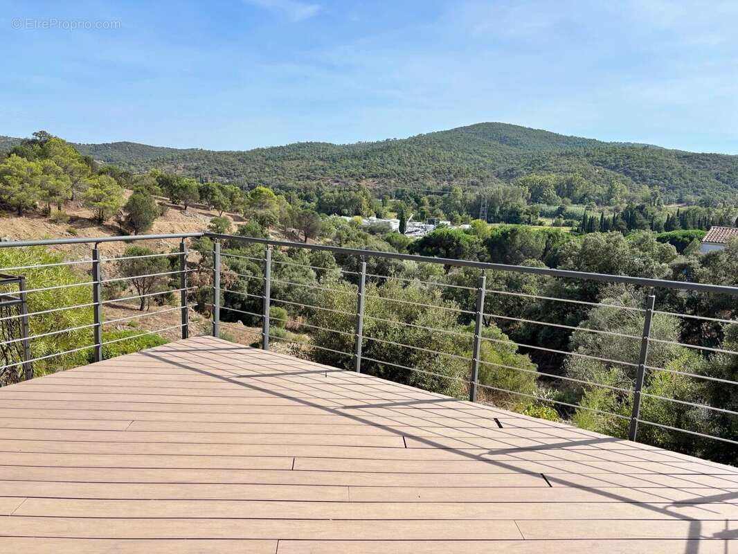 Maison à ROQUEBRUNE-SUR-ARGENS