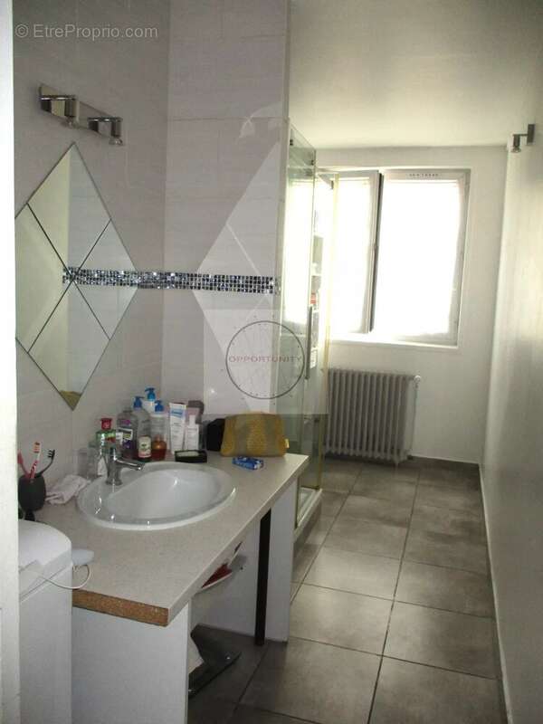 Grand 2 pièces de 46 m² entièrement sur jardin - photo 5