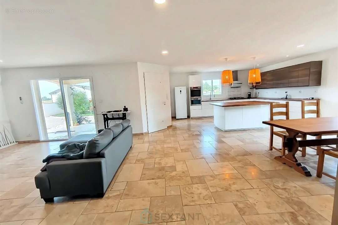 Maison à MOULEYDIER