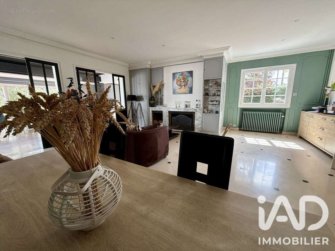 Maison 246 m² à Viennay  - photo 7
