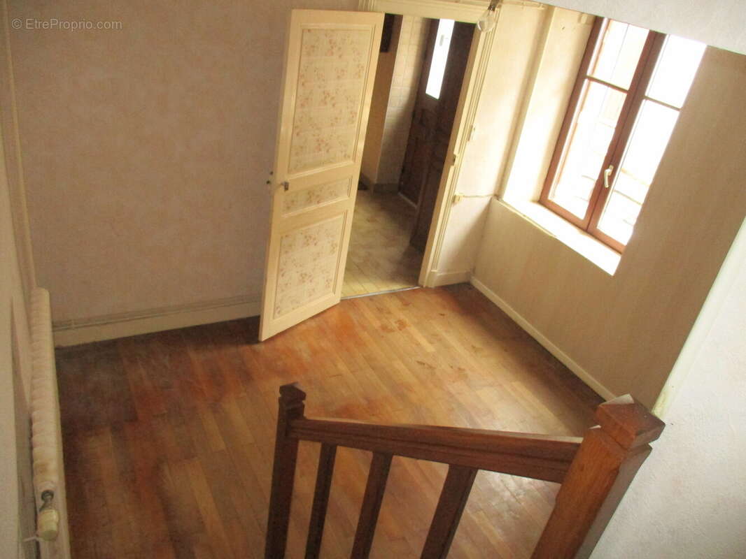 Maison à CHATEAU-CHINON(VILLE)