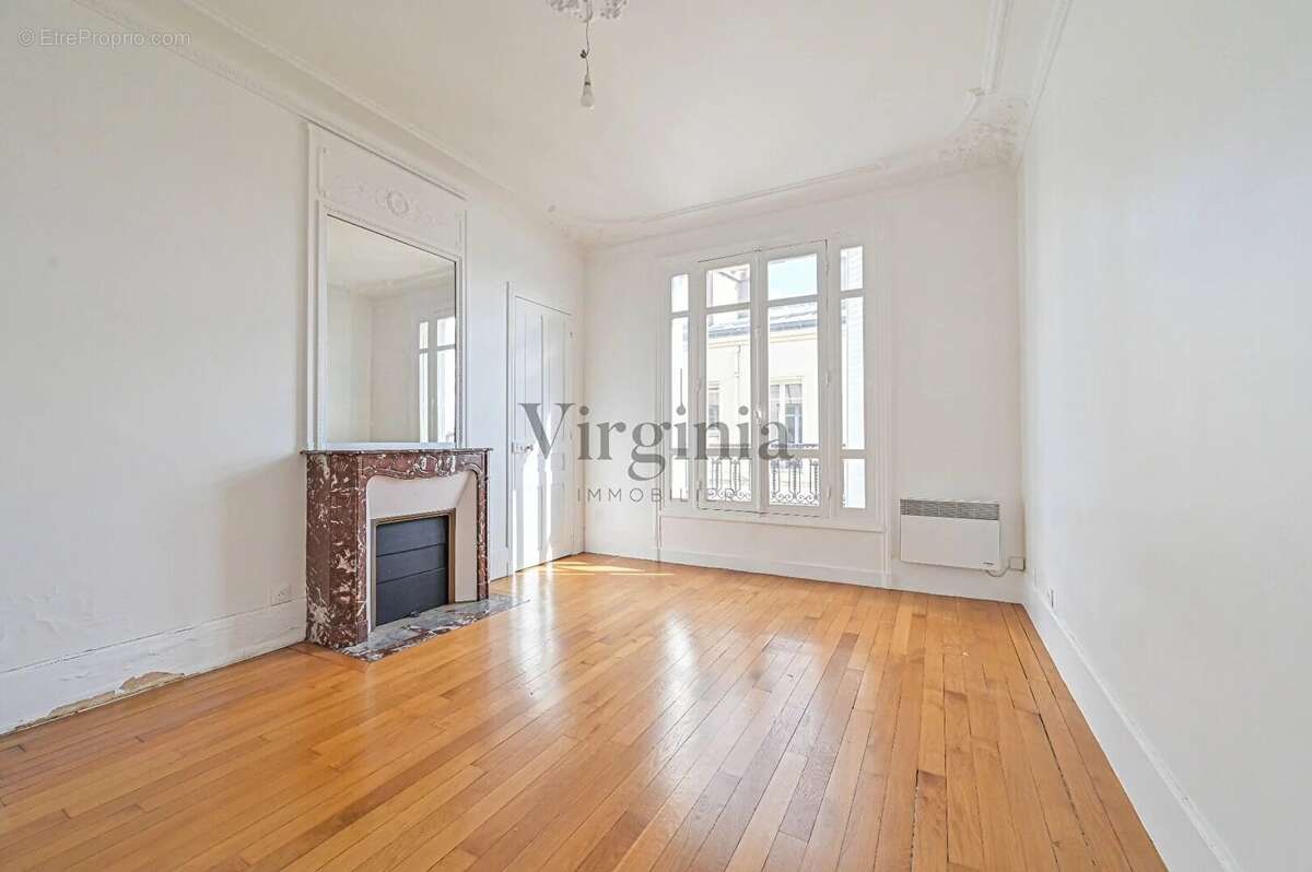 Appartement à CHARENTON-LE-PONT