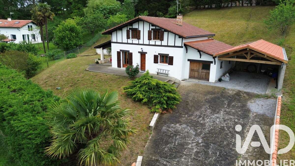 Photo 2 - Maison à BRISCOUS