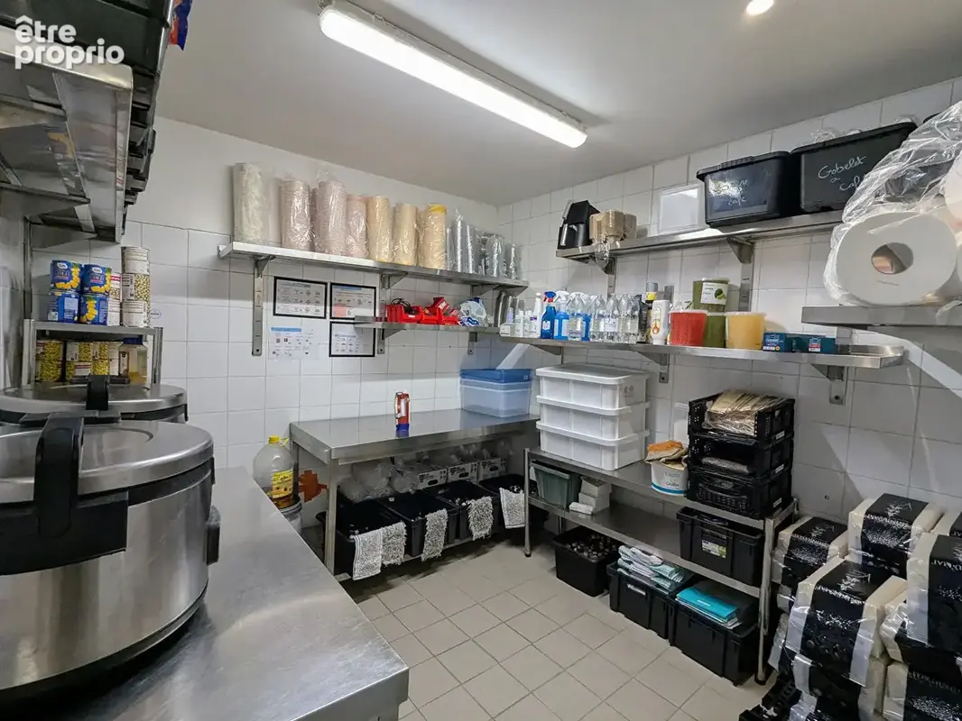 Local commercial Narbonne 90 m² - photo 4
