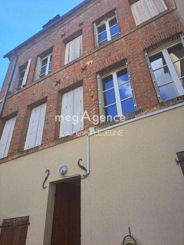 à ORBEC IMMEUBLE en monopropriété 7 appartements 1 boutique 1 local - photo 3