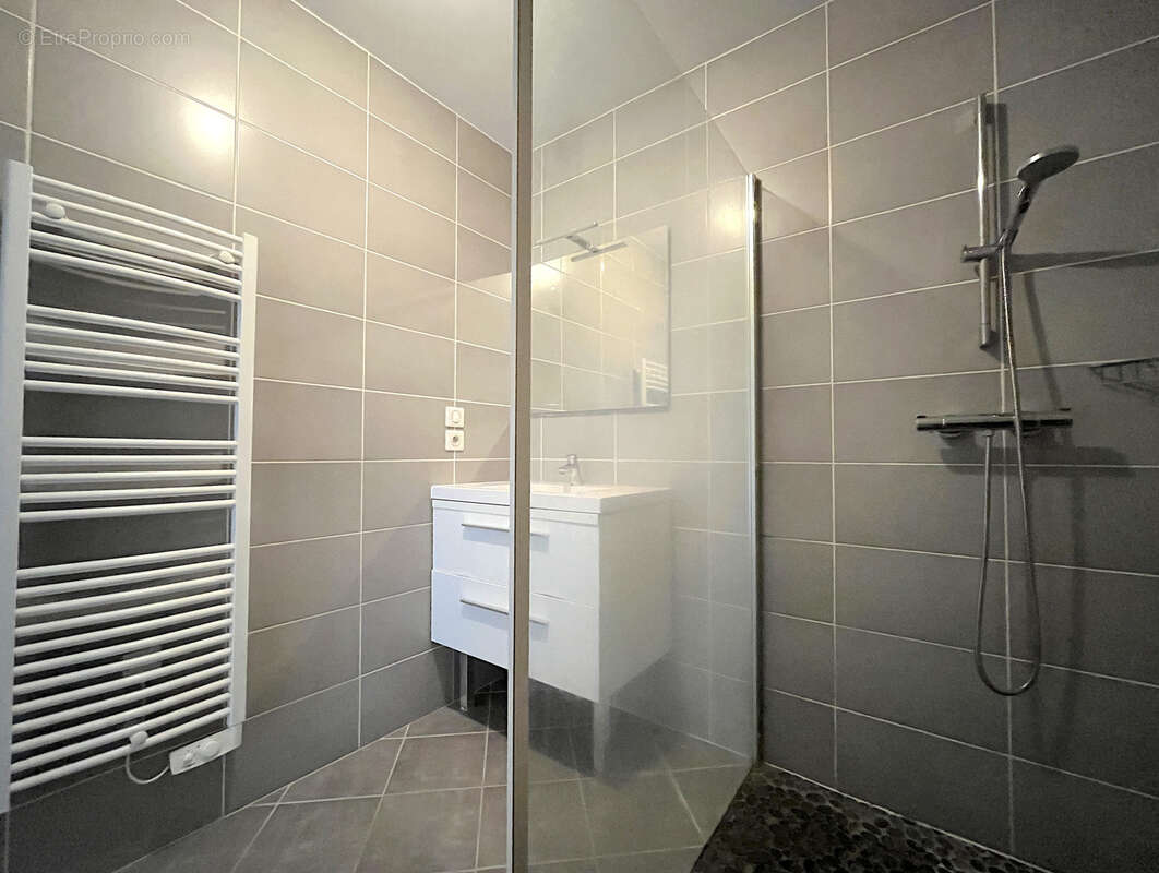 Appartement à POISY