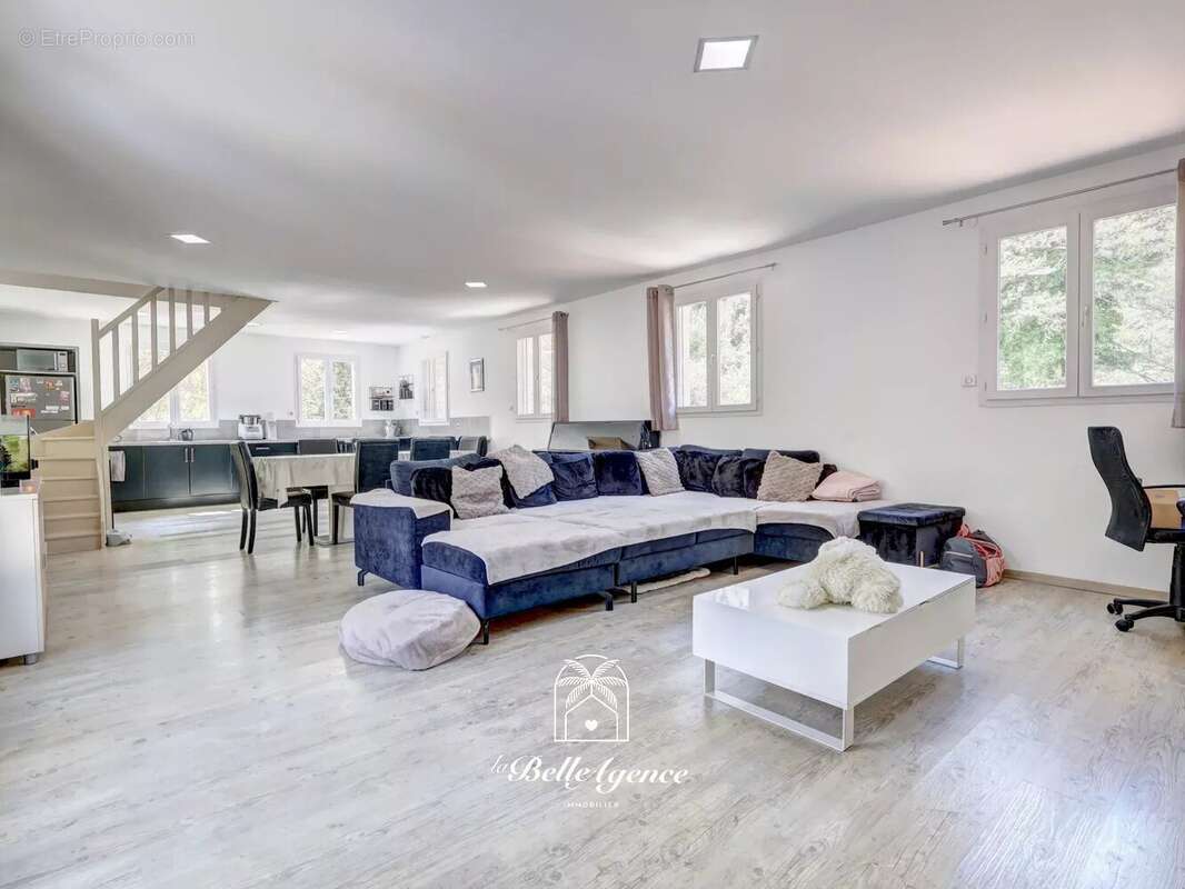 Appartement à L'ESCARENE