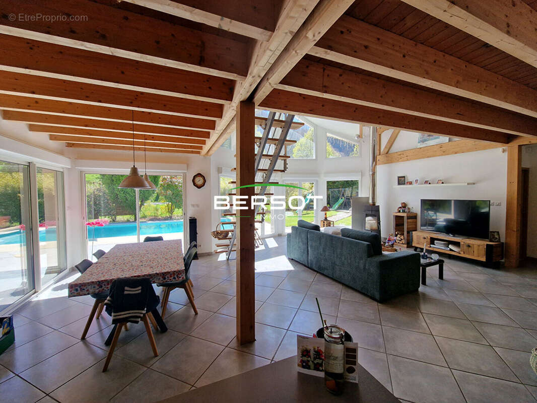 Maison à GUILLON-LES-BAINS