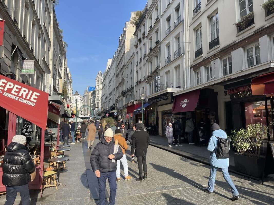 Autre à PARIS-2E