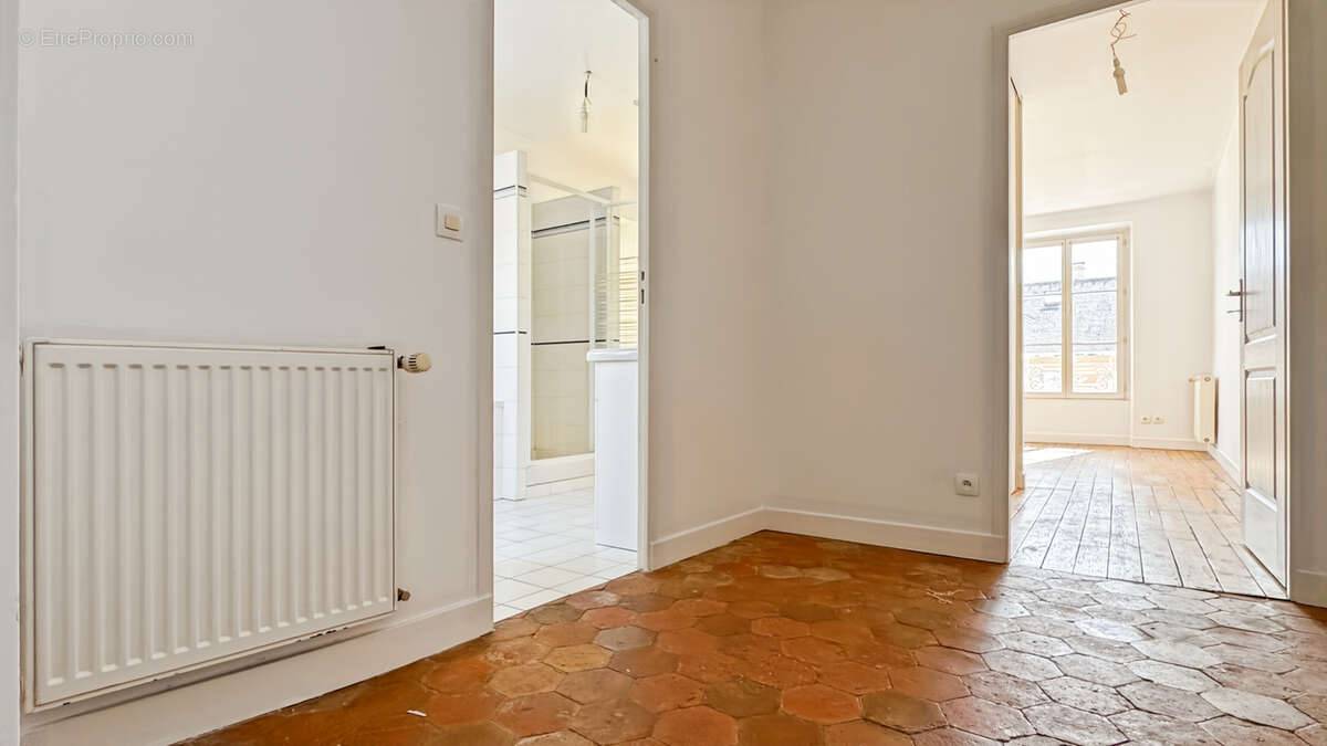 Maison à SAINT-NOM-LA-BRETECHE