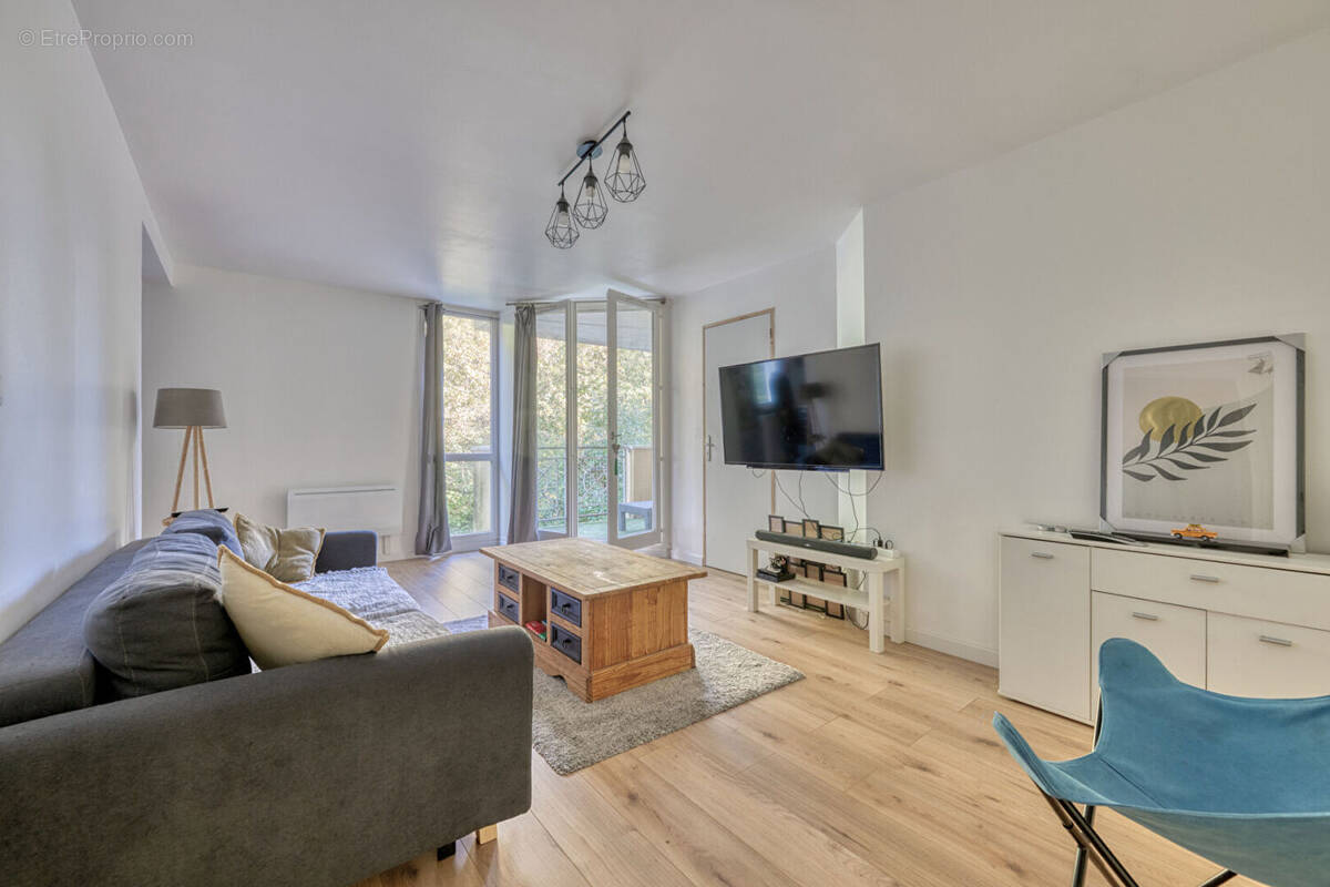 Appartement à COMBS-LA-VILLE