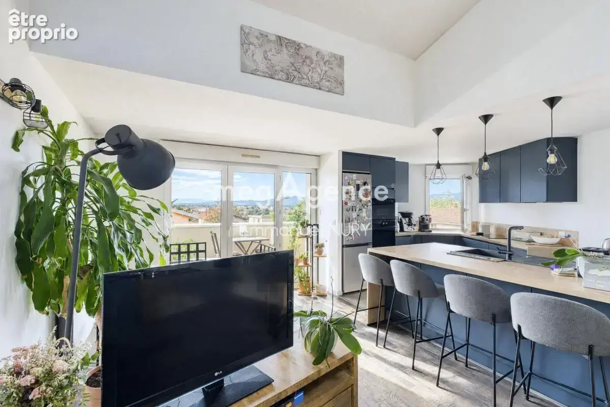 Cœur de Saint Genis-les-Ollières – T4 duplex avec balcon, parking couvert + possibilité box - photo 5