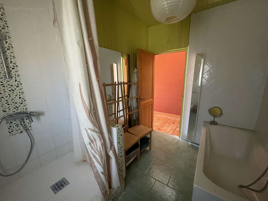 Proche carcassonne - maison 250 m2 - piscine - 2 terrasses - jardin - parking privatif - photo 17