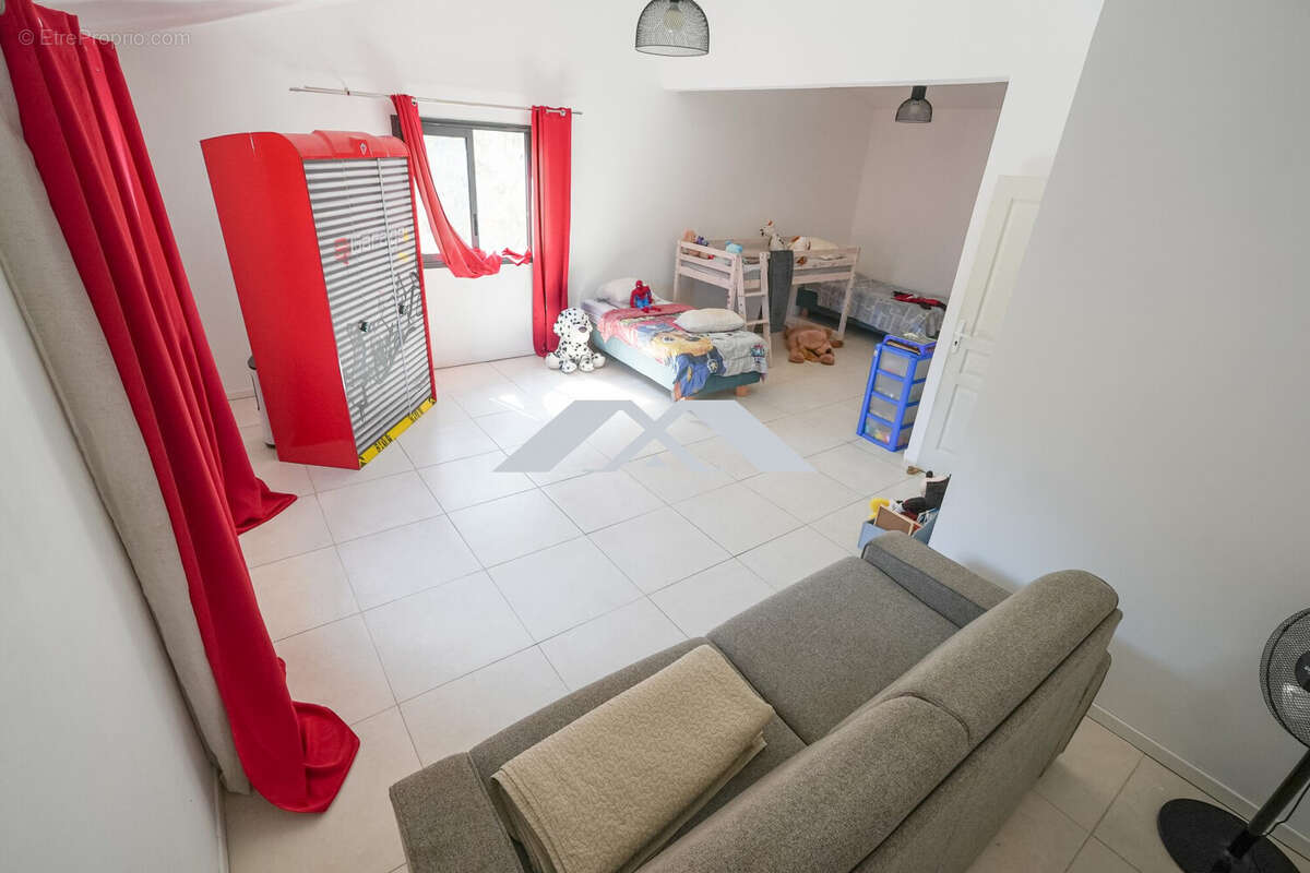 Maison à LES TROIS-BASSINS
