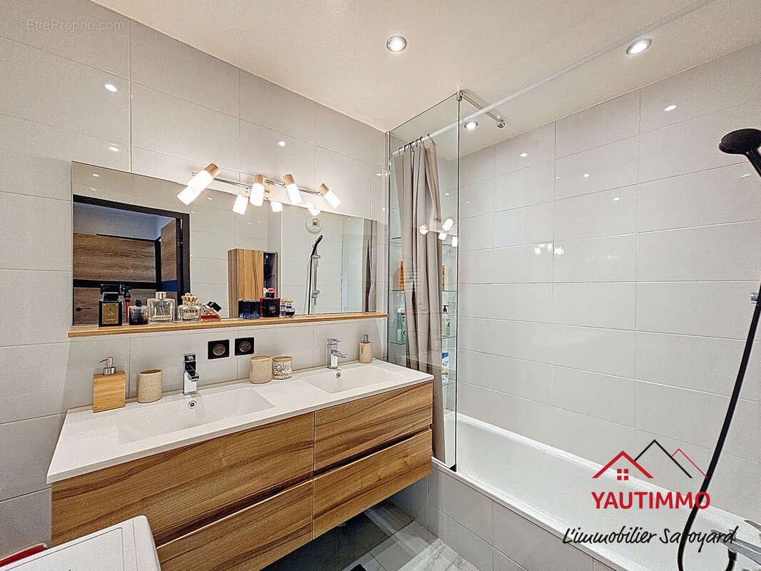 Appartement à VETRAZ-MONTHOUX