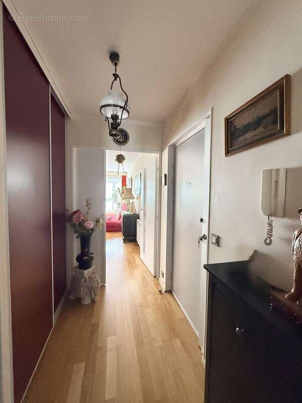 Appartement à PARIS-14E