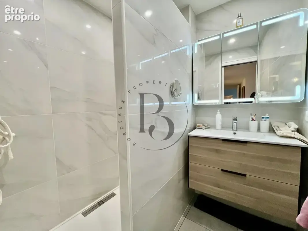 BORDEAUX GAMBETTA - Appartement T3 avec ascenseur et parking - photo 6