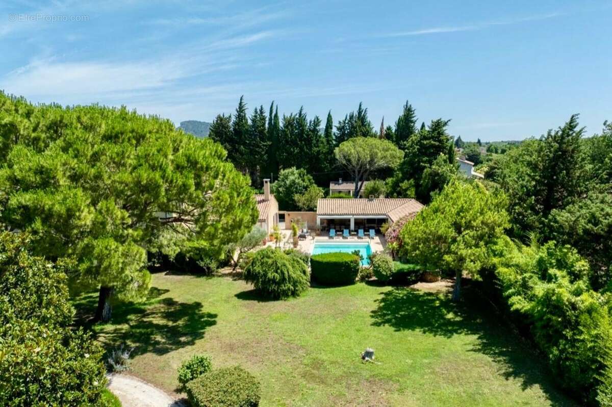 Propriete à vendre 11 pièces FONTVIEILLE (13) - photo 12