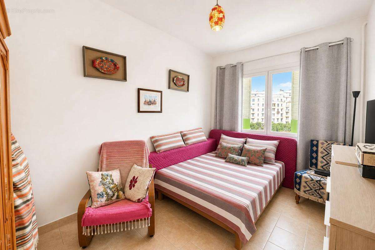Appartement à MARSEILLE-4E