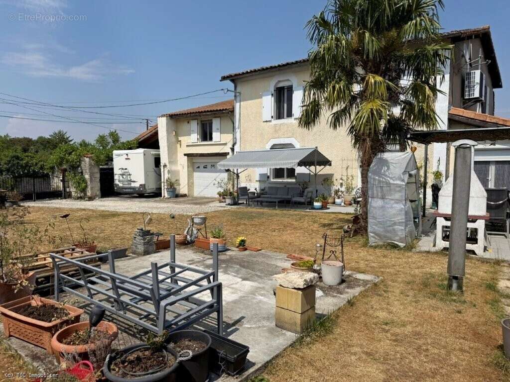 Maison de Campagne Avec 4 Chambres à Loubille - Exclusif à TIC IMMOBILER - photo 28