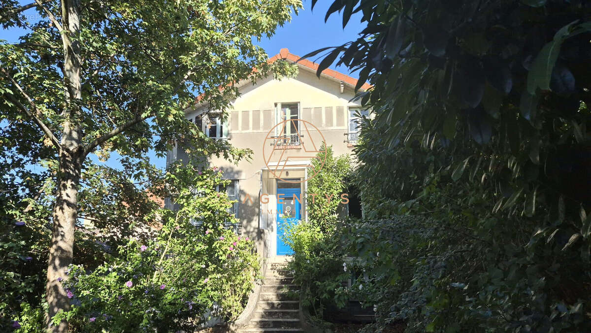 Maison à LE PERREUX-SUR-MARNE
