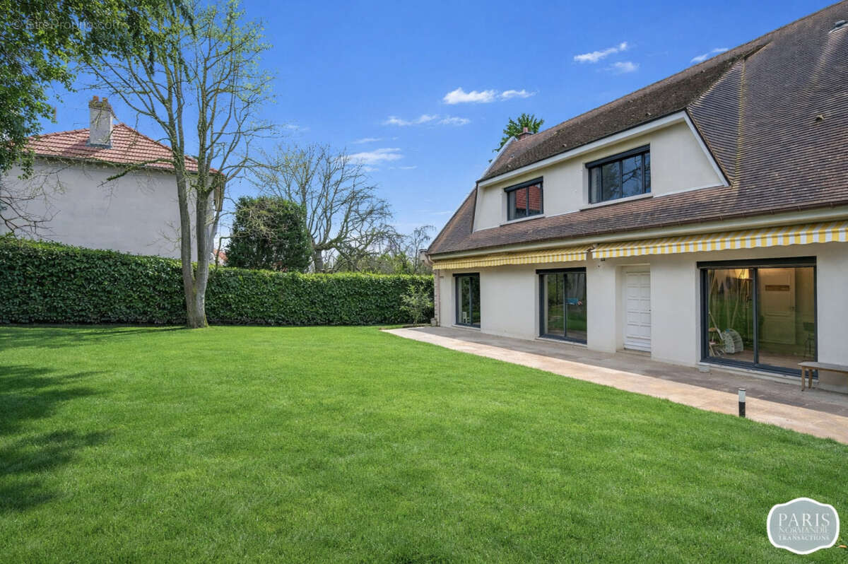 Maison à LOUVECIENNES