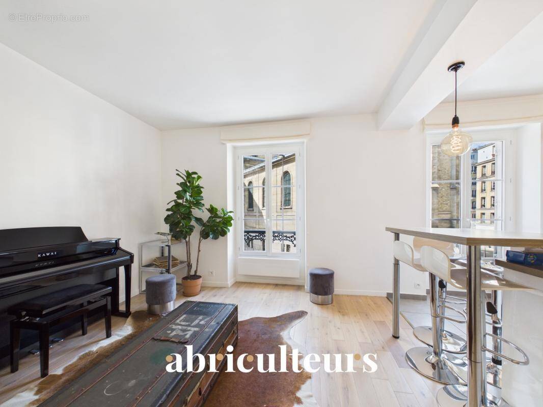 Appartement à PARIS-18E