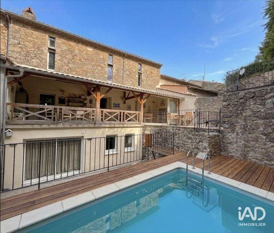 Maison 200 m² à Notre-Dame-De-La-Rouviere  - photo 3