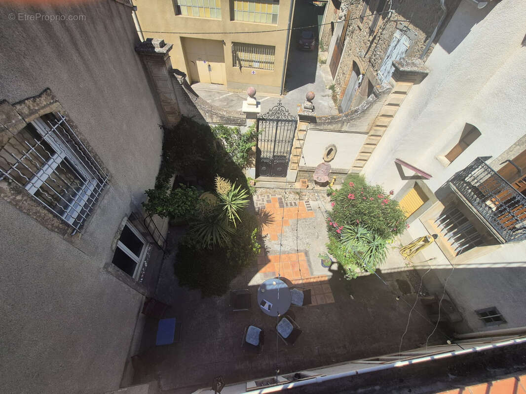 Maison de maître 290 m2 avec 7 chambres, remise et cour   Azille - photo 16